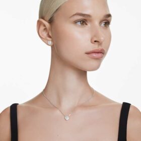 Ariana Grande X Swarovski anheng med blandede slipinger, hjerte, hvitt, rhodiumbelagt Ariana Grande X Swarovski anheng med blandede slipinger, hjerte, hvitt, rhodiumbelagt