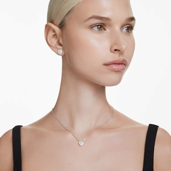 Ariana Grande X Swarovski anheng med blandede slipinger, hjerte, hvitt, rhodiumbelagt Ariana Grande X Swarovski anheng med blandede slipinger, hjerte, hvitt, rhodiumbelagt