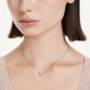 Ariana Grande X Swarovski anheng med blandede slipinger, øyenstikker, flerfarget, rhodiumbelagt Ariana Grande X Swarovski anheng med blandede slipinger, øyenstikker, flerfarget, rhodiumbelagt