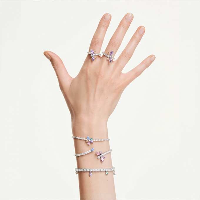 Ariana Grande X Swarovski armbånd med blandede slipinger, øyenstikker, flerfarget, rhodiumbelagt Ariana Grande X Swarovski armbånd med blandede slipinger, øyenstikker, flerfarget, rhodiumbelagt