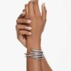 Armbåndet «Feather» fra Vienna Collection, hvitt, rutheniumbelagt
