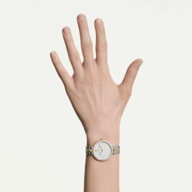 Cosmopolitan-klokke, sveitsiskprodusert, metallarmbånd, sølvfarget, blandet metallfinish