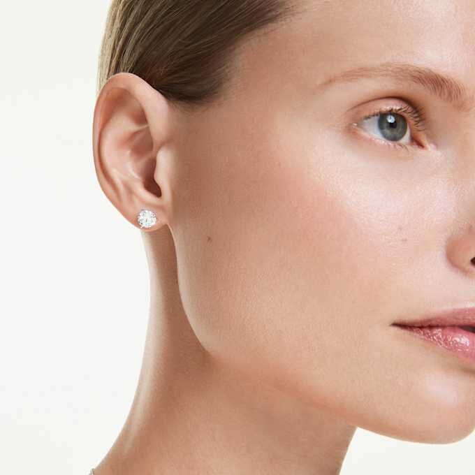 Eternity-øredobber med laboratoriedyrkede diamanter, totalt 2,0 karat, rund form, 14K hvitt gull Eternity-øredobber med laboratoriedyrkede diamanter, totalt 2,0 karat, rund form, 14K hvitt gull