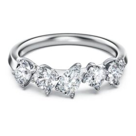 Galaxy Ring – laboratoriedyrkede diamanter, totalt 1 karat, ulike former, 14K hvitt gull Galaxy Ring – laboratoriedyrkede diamanter, totalt 1 karat, ulike former, 14K hvitt gull
