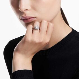 Galaxy-ring med laboratoriedyrkede diamanter, totalt 2 karat, rund form, 14K hvitt gull Galaxy-ring med laboratoriedyrkede diamanter, totalt 2 karat, rund form, 14K hvitt gull