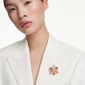Idyllia anheng og brosje med blandede slipninger, blomst, flerfarget, gullbelagt