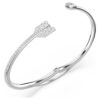 Idyllia armbånd med blandede slipninger, pil, hvit, rhodiumbelagt Idyllia armbånd med blandede slipninger, pil, hvit, rhodiumbelagt