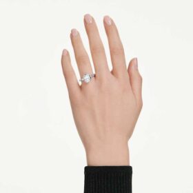 Oktagonal ring med laboratoriedyrkede diamanter på totalt 2,0 karat, oktagonal form, 14K hvitt gull Oktagonal ring med laboratoriedyrkede diamanter på totalt 2,0 karat, oktagonal form, 14K hvitt gull