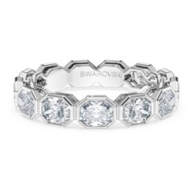 Oktagonal ring med laboratoriedyrkede diamanter på totalt 2,4 karat, oktagonal form, 14K hvitt gull Oktagonal ring med laboratoriedyrkede diamanter på totalt 2,4 karat, oktagonal form, 14K hvitt gull