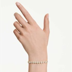 Una Angelic-armbånd, rundslipt, hvitt, gullbelagt Una Angelic-armbånd, rundslipt, hvitt, gullbelagt