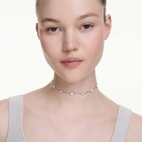 Una Angelic halskjede med rundslipte, dobbeltsidige motiver, hvitt, rhodiumbelagt Una Angelic halskjede med rundslipte, dobbeltsidige motiver, hvitt, rhodiumbelagt