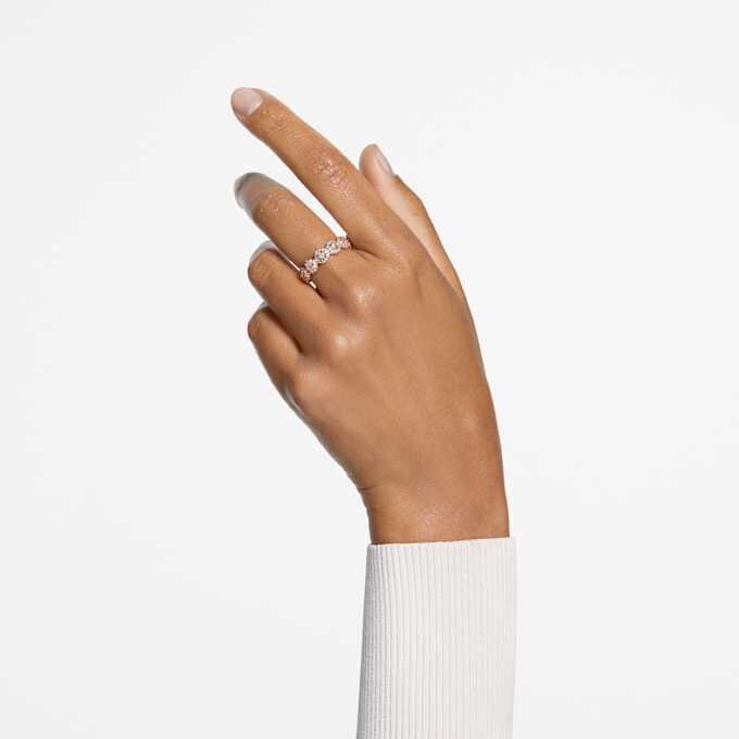 Una Angelic-ring med rundslipte steiner, hvit, rosagullbelagt Una Angelic-ring med rundslipte steiner, hvit, rosagullbelagt