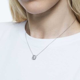 Una-anheng med åttekantet slipeform, hvit, rhodiumbelagt Una-anheng med åttekantet slipeform, hvit, rhodiumbelagt